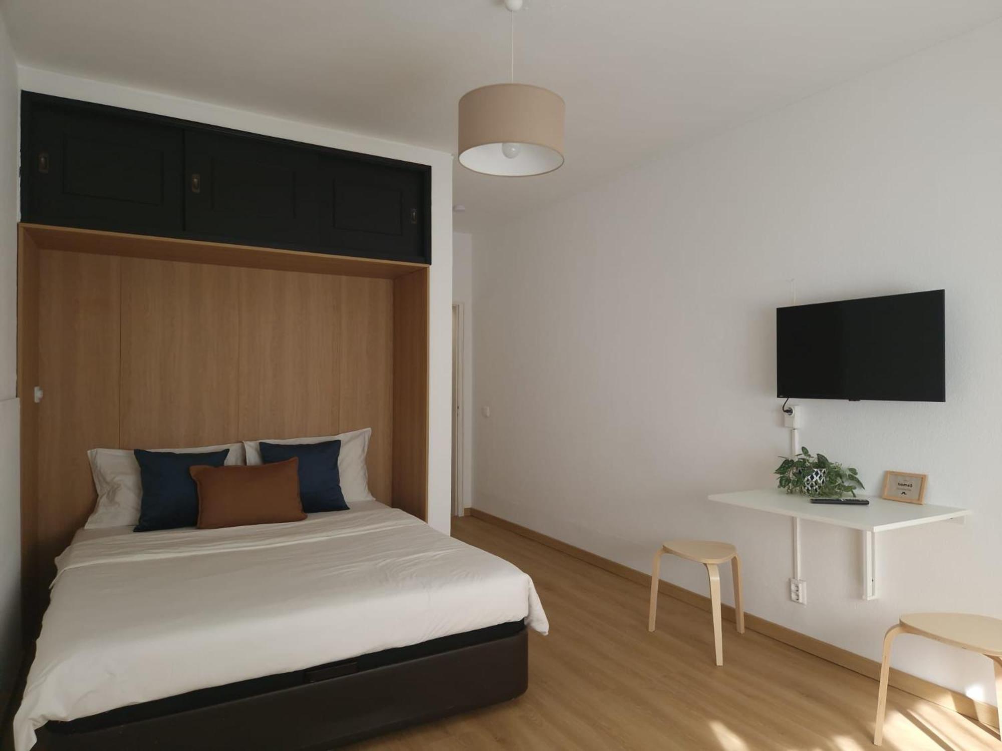 5 Apartment *
