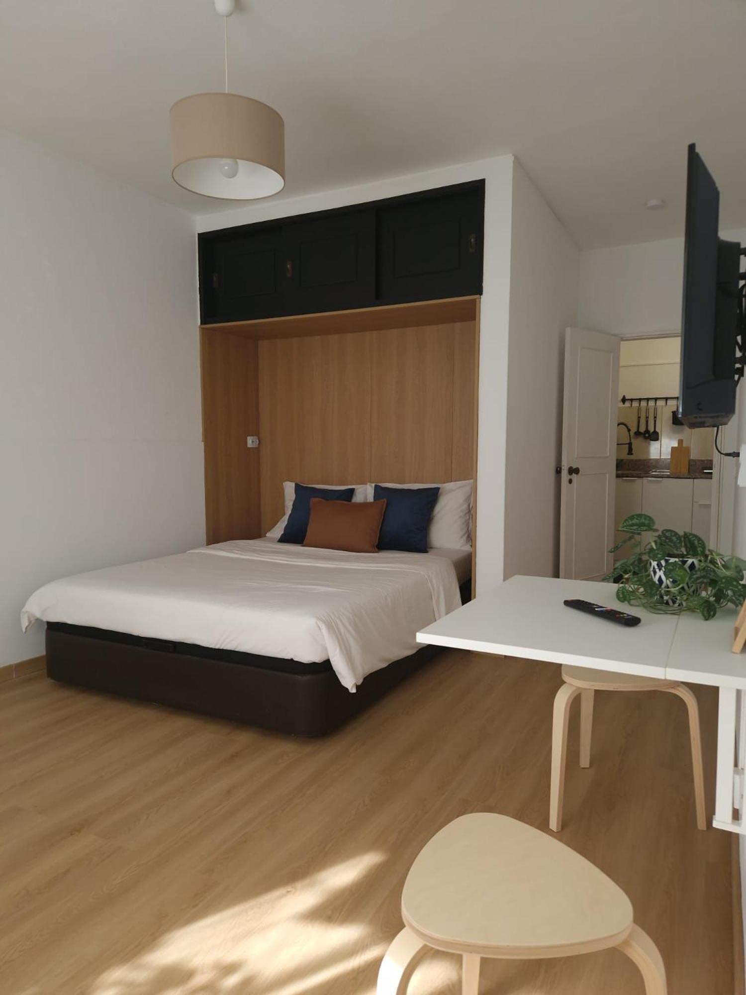 5 Apartment *